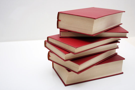une pile de livres