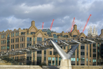 millennium pedestrian bridge over the thames