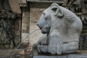 Fototapeta na wymiar posąg lwa