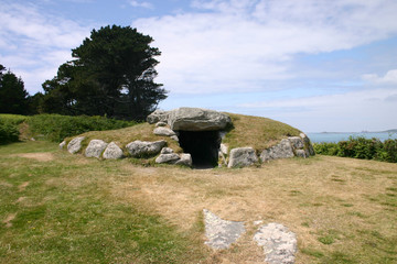 the bant's carn burial chamber, st. mary's, isles