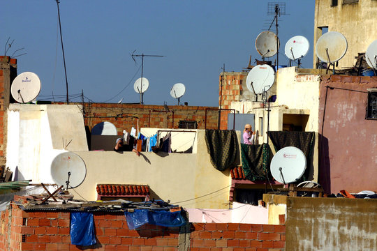 parabole sur les toits de meknes