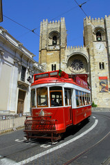 Naklejka na ściany i meble Lizbona czerwony tramwaj