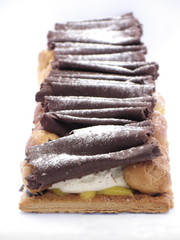 schoko kuchen mit eclairs