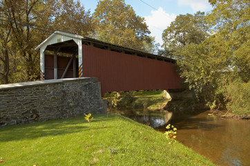 amish covered bridge