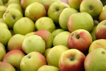 natural green apples