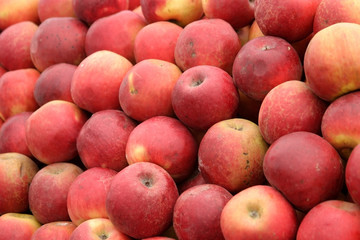 natural red apples