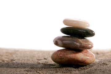 Fototapeta na wymiar zrównoważonego kamienie zen