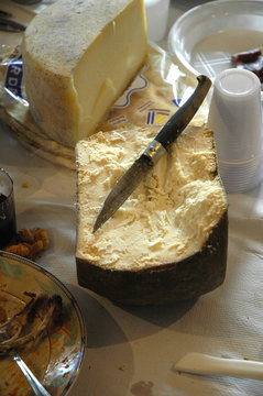 cheese, grass, knife