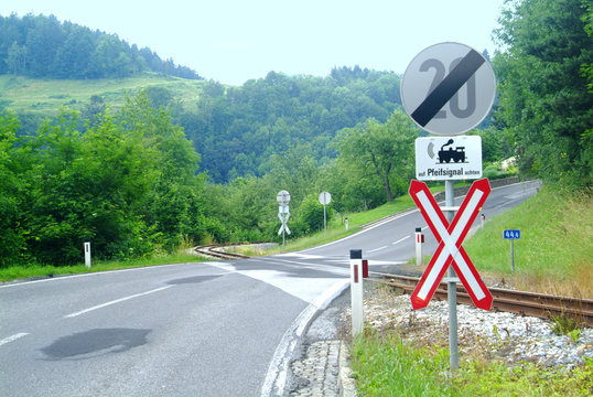 bahn&uuml;bergang