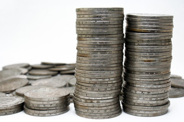 pilas de monedas