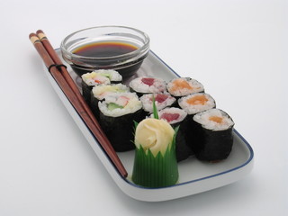 japanische hoso maki sushi