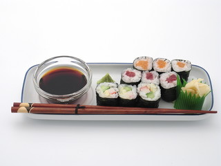 japanische hoso maki sushi