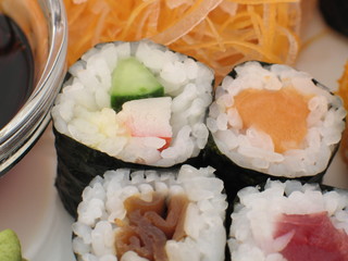 japanische hoso maki sushi