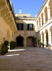 Fototapeta na wymiar baroque palace courtyard