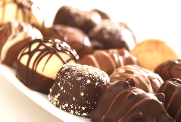 Foto op Plexiglas Snoepjes gemengde chocolaatjes