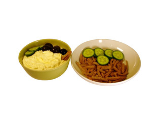 mayonnaise and plate with crisps