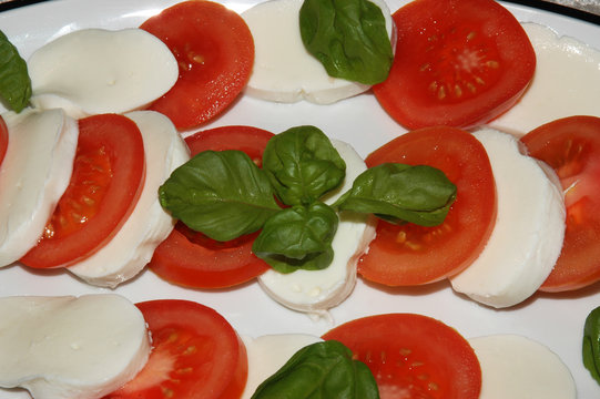 mozzarella und tomaten