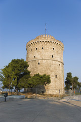 Fototapeta na wymiar the white tower of thessaloniki