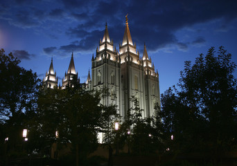 Salt-Lake-Tempel bei Nacht, Utah, USA