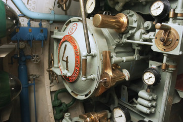 the torpedo device of an old submarine
