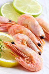 shrimps seasoned by lemon and lime
