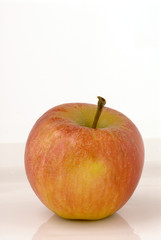 mdg-apple-02