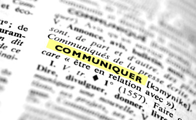 définition de "communiquer" dans un dictionnaire