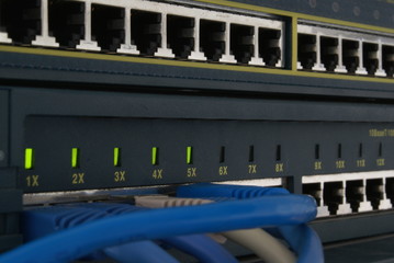 netzwerkkabel am router