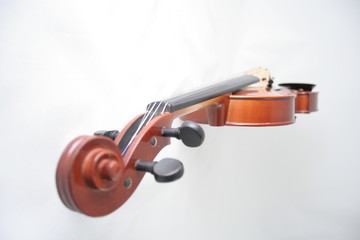 violino sospeso