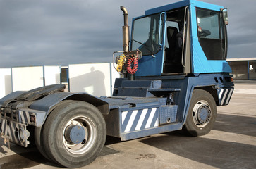 tugmaster lorry unit