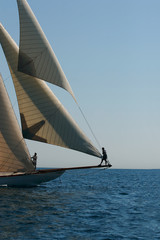 homme d'équipage sur un bateau