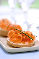 smoke salmon with cream cheese