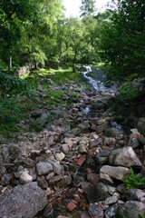 cascade avec ruisseau