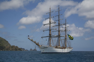 Fototapeta na wymiar white sail ship