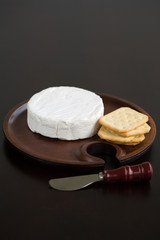 brie and crackers
