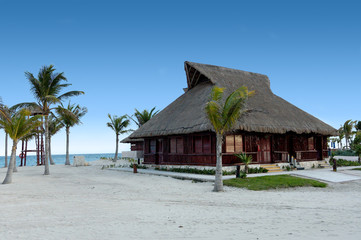 Fototapeta na wymiar hut na plaży