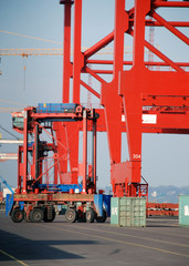 ladebrücke containerbridge