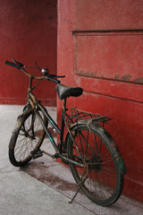 Fototapeta na wymiar stary rower