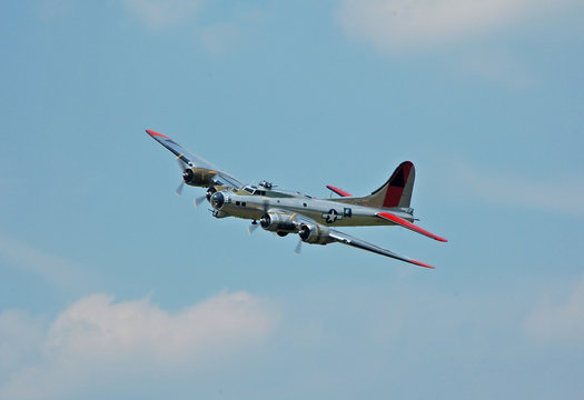 vintage bomber b-17
