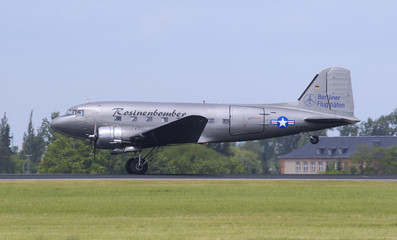 douglas dc-3 dakota