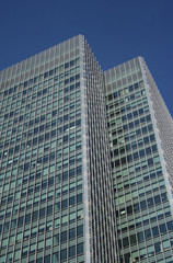 Obraz na płótnie Canvas skyscraper viewed from below