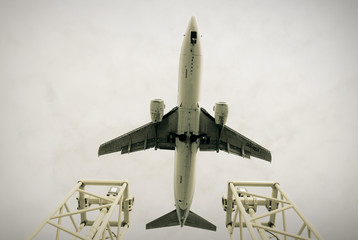 avion à l'atterrissage