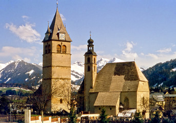 gesamtansicht von kitzbühl in tirol