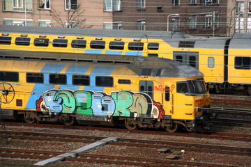 grafitti train