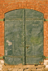 green doors