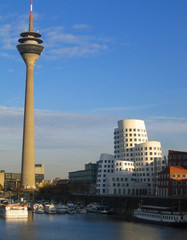 Fototapeta na wymiar port w Duesseldorfie
