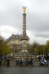 the column, dating from 1808, in remembrance of na