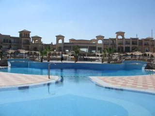 Foto auf Acrylglas piscine au bord d'un hotel en egypte © JC DRAPIER