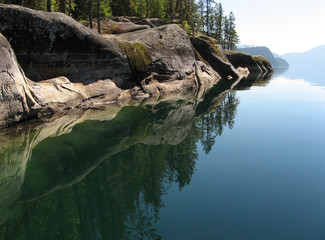 Fototapeta premium curved rock reflections