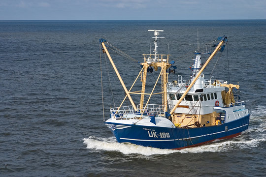 Fototapeta fishing trawler